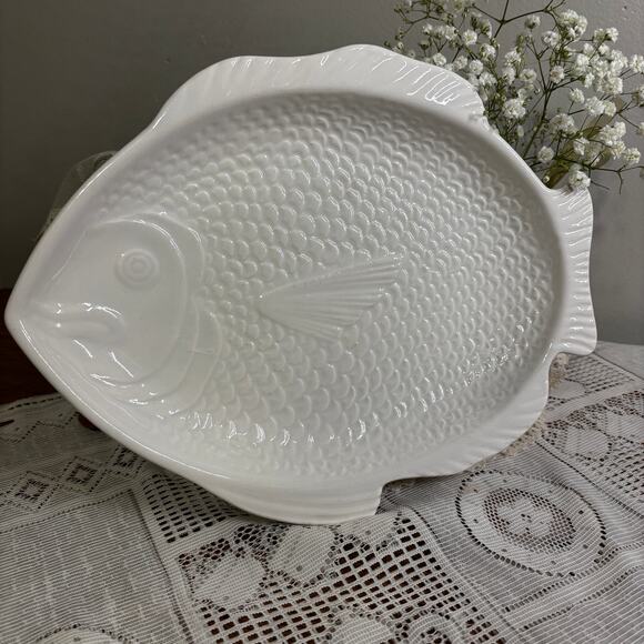 Beach House Vintage Whittier Pottery White Fish Platter 1979 Coastal Beach - Picture 1 of 7